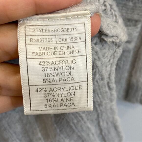 Cupcakes And Cashmere Gray Long Sleeves Sweater - Picture 4 of 5